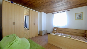 Pokoj - druhá BJ - Prodej domu 189 m², Hospříz