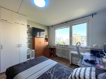 Prodej bytu 3+1 v osobním vlastnictví 77 m², Praha 4 - Háje