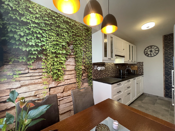Prodej bytu 3+1 v osobním vlastnictví 77 m², Praha 4 - Háje