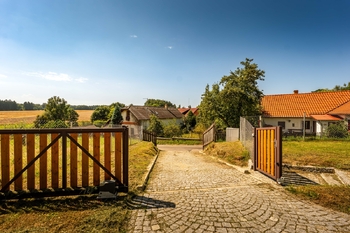 Vjezdová brána. - Prodej domu 191 m², Veselíčko