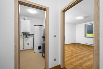 Průhled z chodby. - Prodej domu 191 m², Veselíčko