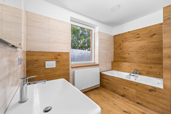 Krásná koupelna. - Prodej domu 191 m², Veselíčko