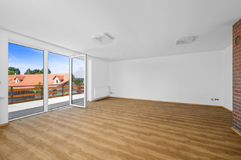 Obývací místnost. - Prodej domu 191 m², Veselíčko