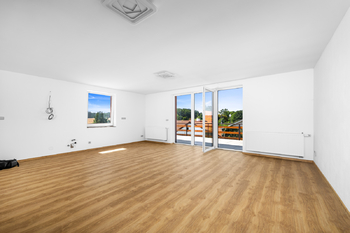 Nádherný prostor hlavní obývací místnosti. - Prodej domu 191 m², Veselíčko