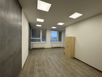Pronájem kancelářských prostor 69 m², Praha 9 - Letňany