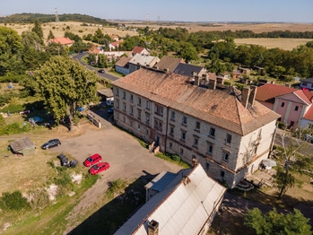 Prodej nájemního domu 1065 m², Postoloprty