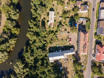 Prodej nájemního domu 1065 m², Postoloprty