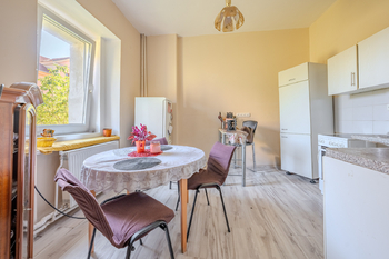 Prodej nájemního domu 1065 m², Postoloprty