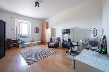Prodej nájemního domu 1065 m², Postoloprty