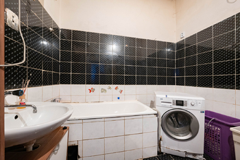 Prodej nájemního domu 1065 m², Postoloprty