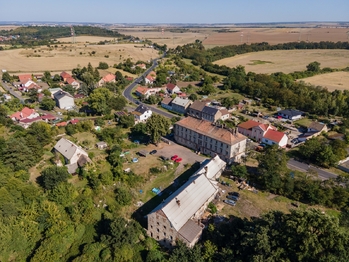 Prodej nájemního domu 1065 m², Postoloprty