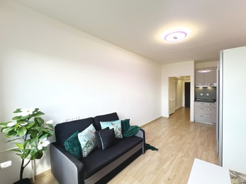 Prodej bytu 1+kk v osobním vlastnictví 24 m², Praha 5 - Jinonice