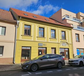 Pronájem obchodních prostor 140 m², Slaný