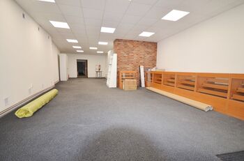 Pronájem obchodních prostor 140 m², Slaný