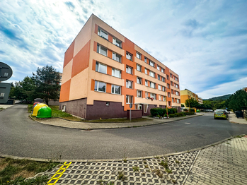 Prodej bytu 3+1 v osobním vlastnictví 70 m², Jince