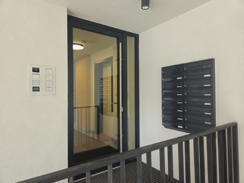 Pronájem bytu 1+kk v osobním vlastnictví 28 m², Praha 8 - Kobylisy