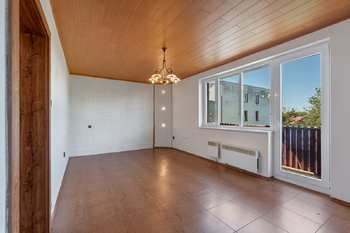 Obývací pokoj - Prodej bytu 3+1 v osobním vlastnictví 69 m², Všetaty 