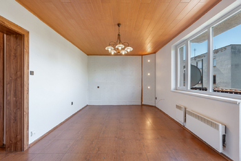 Obývací pokoj - Prodej bytu 3+1 v osobním vlastnictví 69 m², Všetaty
