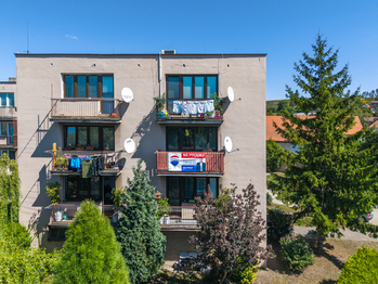 Balkón - Prodej bytu 3+1 v osobním vlastnictví 69 m², Všetaty