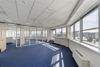 Pronájem kancelářských prostor 321 m², Praha 4 - Nusle