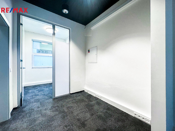 Prodej obchodních prostor 68 m², Příbram