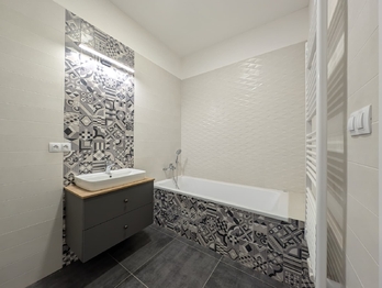 Pronájem bytu 1+kk v osobním vlastnictví 56 m², Praha 10 - Vršovice