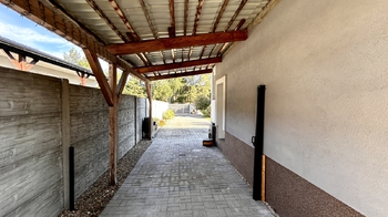 Okolí domu - Prodej domu 120 m², Kladno