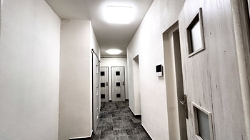 Vstup, předsíň - Prodej domu 120 m², Kladno