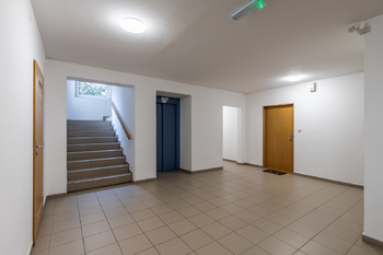 Prodej bytu 2+kk v osobním vlastnictví 76 m², Praha 4 - Modřany