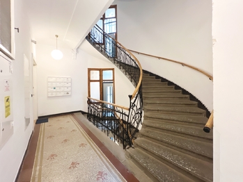 Prodej bytu 3+kk v osobním vlastnictví 125 m², Praha 5 - Smíchov