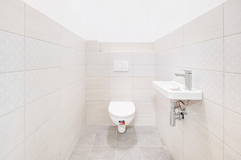 Pronájem kancelářských prostor 153 m², Bělá pod Bezdězem