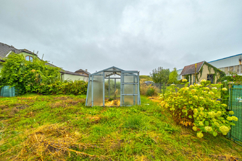 Prodej pozemku 185 m², Bělá pod Bezdězem