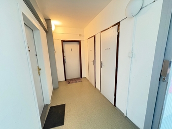 Prodej bytu 2+kk v osobním vlastnictví 47 m², Praha 9 - Černý Most