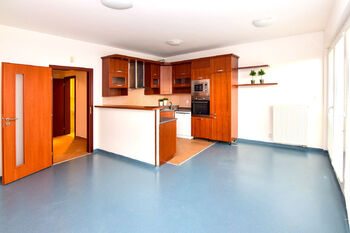 Prodej bytu 3+kk v osobním vlastnictví 76 m², Praha 10 - Pitkovice