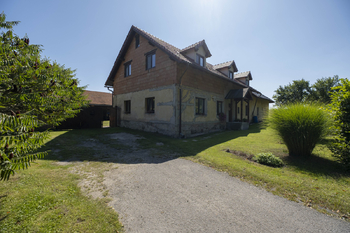 Prodej zemědělského objektu 310 m², Vražné