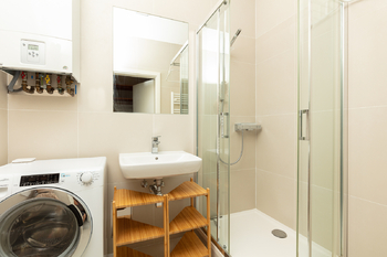 Pronájem bytu 1+kk v osobním vlastnictví 29 m², Praha 8 - Libeň