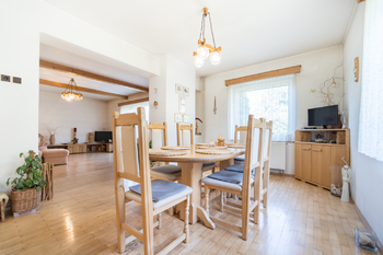 Prodej domu 202 m², Dolní Hbity