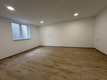 Pronájem bytu 3+1 v osobním vlastnictví 85 m², Horoměřice