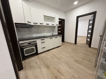 Pronájem bytu 3+1 v osobním vlastnictví 85 m², Horoměřice