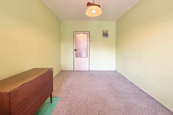 pokoj - Prodej bytu 3+1 v osobním vlastnictví 66 m², Praha 8 - Kobylisy