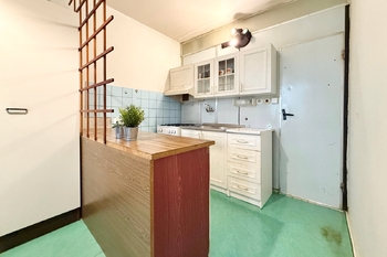 kuchyň - Prodej bytu 3+1 v osobním vlastnictví 66 m², Praha 8 - Kobylisy
