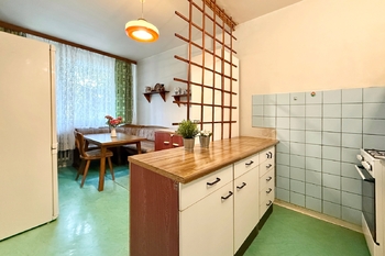 kuchyň - Prodej bytu 3+1 v osobním vlastnictví 66 m², Praha 8 - Kobylisy 