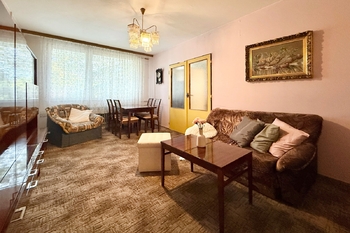 obývací pokoj - Prodej bytu 3+1 v osobním vlastnictví 66 m², Praha 8 - Kobylisy