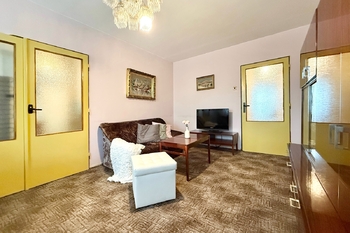 obývací pokoj - Prodej bytu 3+1 v osobním vlastnictví 66 m², Praha 8 - Kobylisy