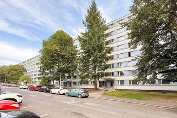 dům severozápad - Prodej bytu 3+1 v osobním vlastnictví 66 m², Praha 8 - Kobylisy
