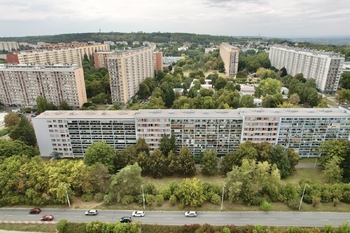 dům a sídliště - Prodej bytu 3+1 v osobním vlastnictví 66 m², Praha 8 - Kobylisy