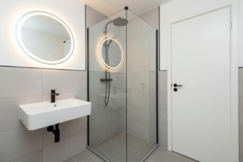 vizualizace - koupelna - Prodej bytu 3+1 v osobním vlastnictví 66 m², Praha 8 - Kobylisy