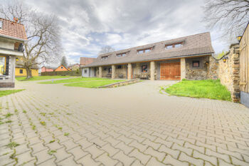Prodej domu 541 m², Neustupov