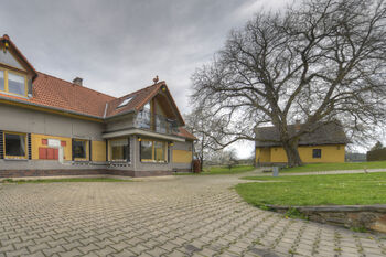 Prodej domu 541 m², Neustupov