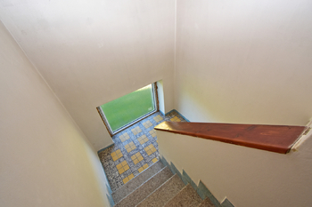 Schodiště do 2. NP. - Prodej domu 230 m², Městec Králové